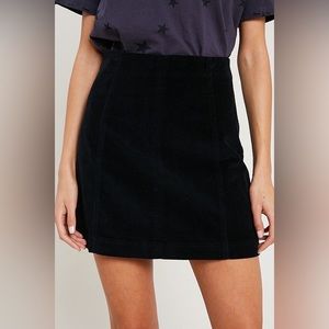 CORDUROY MINI SKIRT - ZIPPER BACK